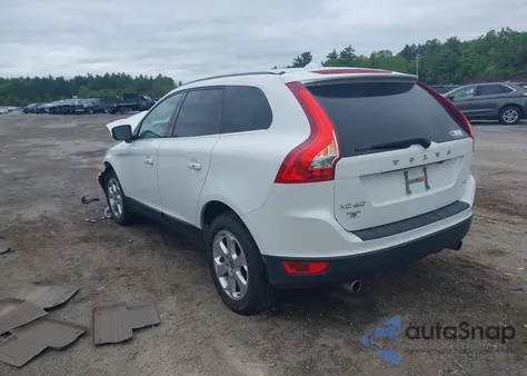2013 Volvo Xc60 3.2/3.2 Platinum/3.2 Premier/3.2 Premier Plus z USA, uszkodzony, nr VIN YV4940DZ7D2385780